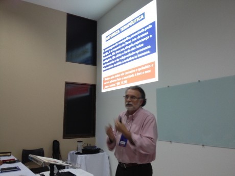 À noite, palestra com o Pr. Estevam Fernandes da PIB de João Pessoa