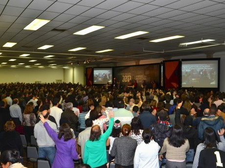 Momento de louvor e adoração durante o Congresso Haggai