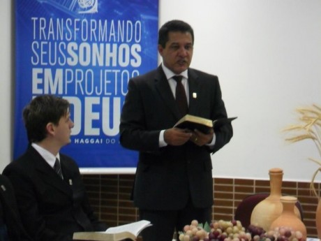 Jairo Ribeiro dirige o Culto de Formatura na quarta à noite