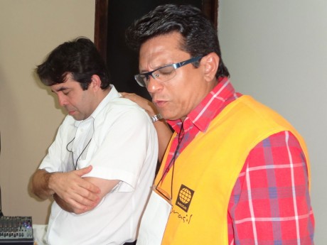 Orando pelo docente Marcelo Santos de São Paulo