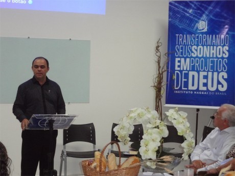 Orador da turma traz uma palavra aos colegas.