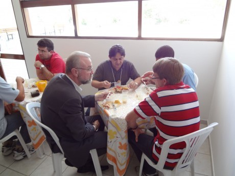 Aproveitando o almoço para o bate-papo