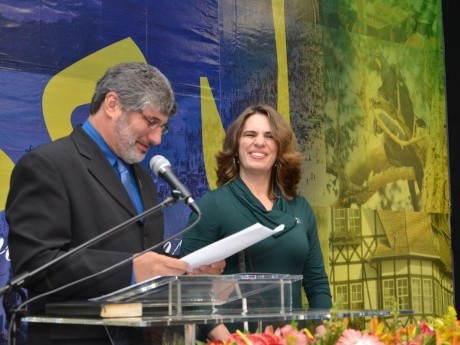 Roberto Chenk apresenta Emmanuelle Alckmin, oradora das turmas