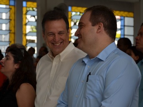 Louvor, durante o Culto de Encerramento.