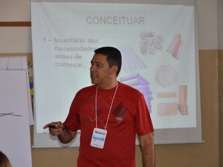 Aguinaldo Castanheira na aula de Gestão de Projetos baseada em Neemias.