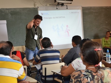 Nosso docente Ricardo Abreu em uma de suas aulas.