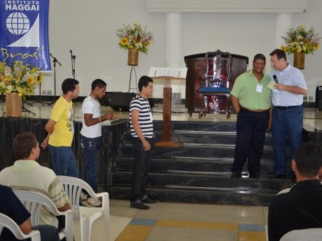 Meditação com EB, com teatro, sobre Lealdade: "Não faleis mal um dos outros".