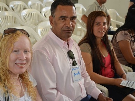 Domingo de manhã, logo antes do Culto de Encerramento.
