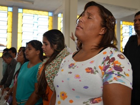 Oração, durante o culto