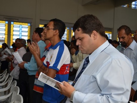 Leitura Bíblica, durante o culto