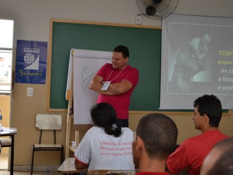 David Milhomem (Campinas, 2008) ensinando a aula de Comunicação.