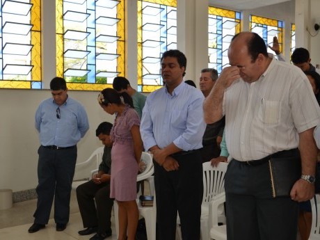Oração, durante o culto