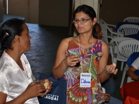 Participantes no cafezinho: muita alegria e bate-papo nos intervalos.