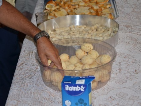 Como não podia falar em Minas Gerais, o famoso pão de queijo.