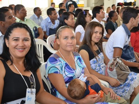 Aguardando o início do culto