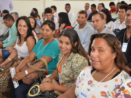 Domingo de manhã, logo antes do Culto de Encerramento.