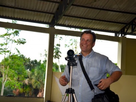 Fotógrafo amador suando a camisa (literalmente) para fazer seu trabalho.