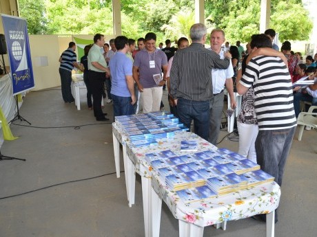 Livros doados para todos os participantes.