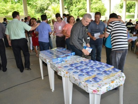 Livros doados para todos os participantes.