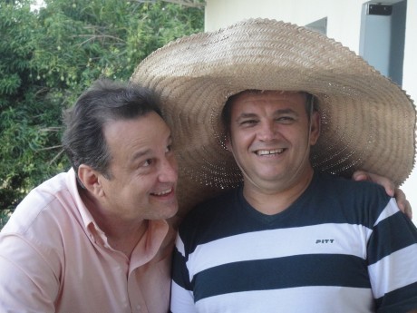 PR. SERGIO fez um grande sucesso com seu chapéu mexicano.