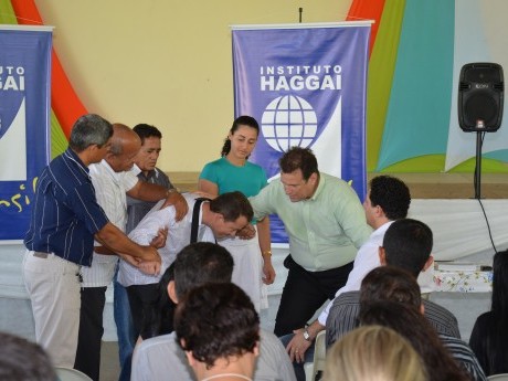 O líder sobrecarregado, encontra forças em Jesus Cristo.