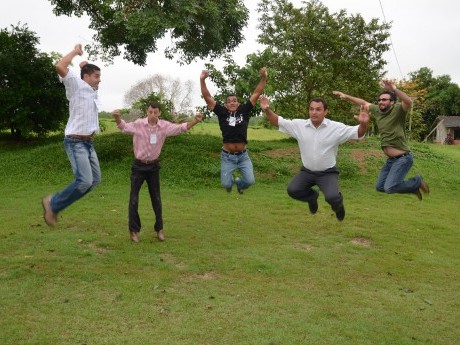 "Participantes Voadores" dando o salto final da vitória.