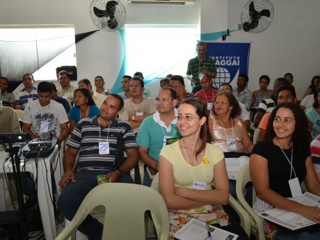 Pessoal super participativo respondendo ao bom humor do Gênesis.