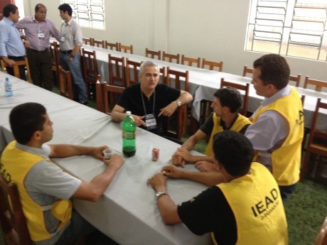 Rogério com um alguns da Equipe de Logística