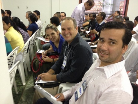 Pessoal bem à vontade no intervalo entre as aulas.