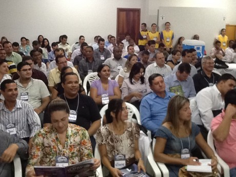 Pessoal ouviu atentamente todos os testemunhos.