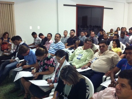 Vista parcial dos participantes.