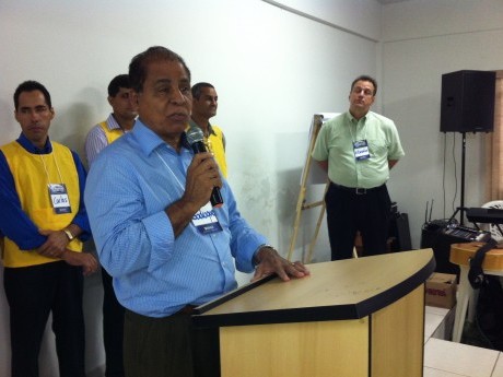 Pr. Sadraque traz uma palavra de encorajamento para seus liderados.