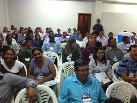 Visão parcial dos participantes na sala de aula.