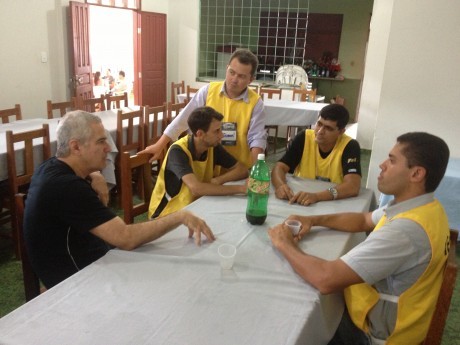Rogério com um alguns da Equipe de Logística
