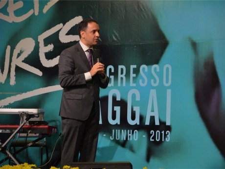 José Júnior da Silva traz a mensagem 'Livres para Perdoar'
