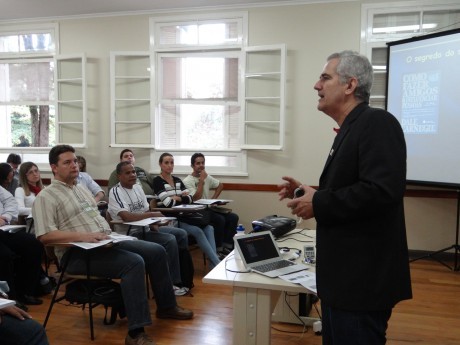 Aula de Finanças no NAC 1