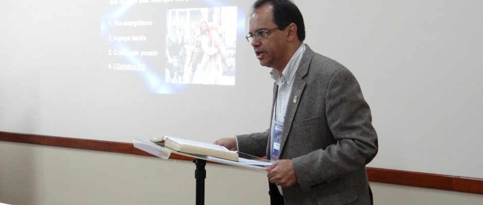 Aula de Base Bíblica de Evangelismo no NAC 2