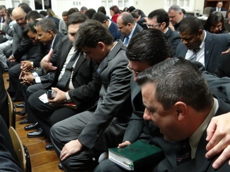 Momento de oração e gratidão