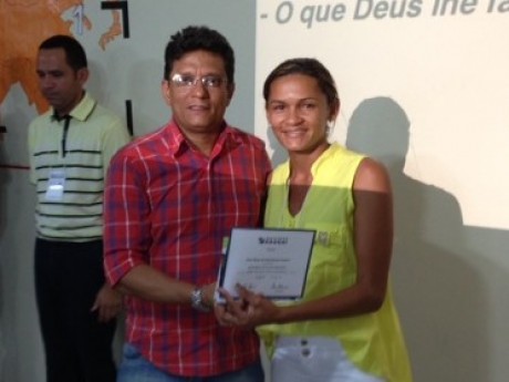 Ione Maria – Missionária Batista no Projeto Irrigado N-7 na zona rural de Petrolina há 3 anos.