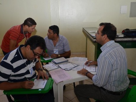Preparando certificados para todos os participantes da Jornada