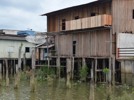Casas sobre palafitas.