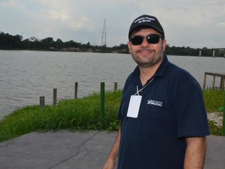 O docente e fotógrafo voluntário Airton Ferreira Jr.