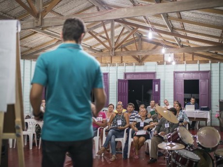 Rafael ministra aula