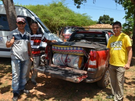 Carregados para a viagem de volta para casa.