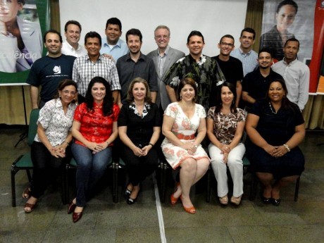 Secretários executivos e colaboradores presentes na reunião final