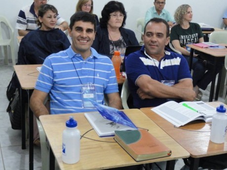 Arantes Júnior em sala de aula, turma do NAC 2, em Ji-Paraná