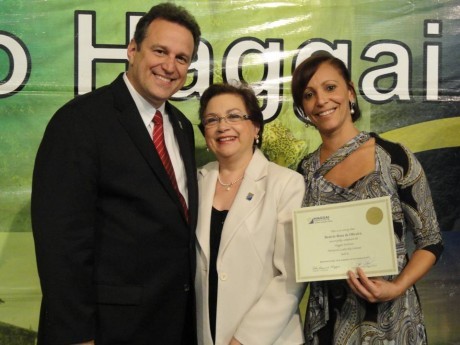Beatriz de Oliveira na cerimônia de graduação