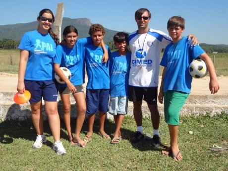 Escolinha de futebol em busca de CARTOLAS (apoiadores financeiros)