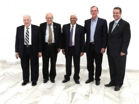 Dr. John Haggai, Guilhermino Cunha, Abrahão Soares, Reginaldo Kruklis e Ebenézer Bittencourt (foto oficial, após seu encontro com os conselheiros do Haggai)