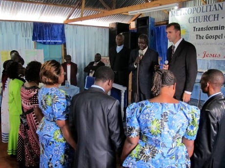 Despedida de Marcelo com oração pelos líderes da igreja